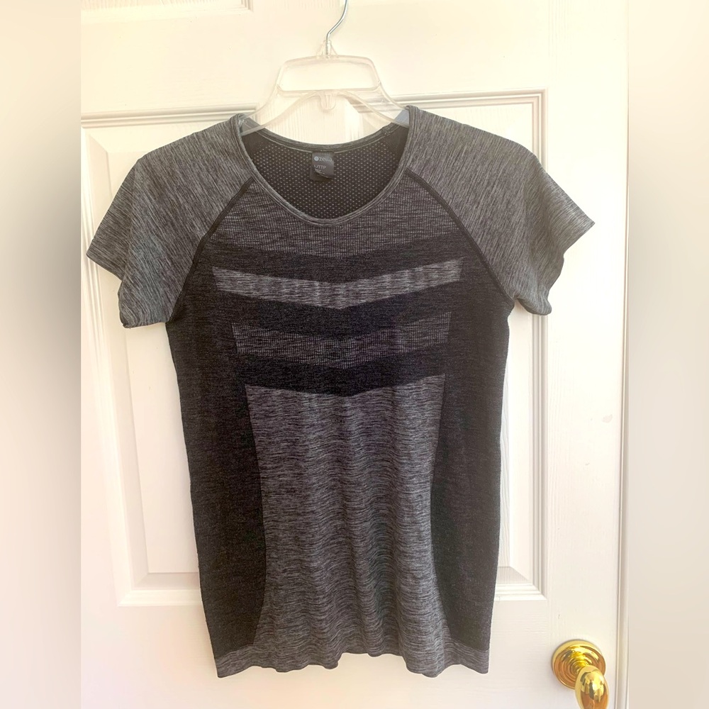 Zella T-Shirt: Light Gray w/Dark Gray Stripes, Back Logo, Crewneck L